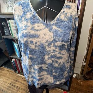 Lucky Brand blue & tan v-neck camo long sleeve blouse